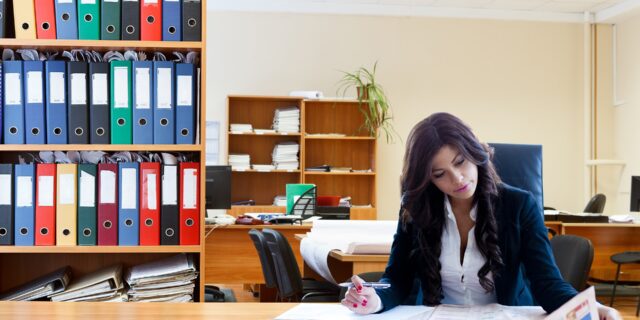 Češi stále více vydělávají investicemi do podílových fondů