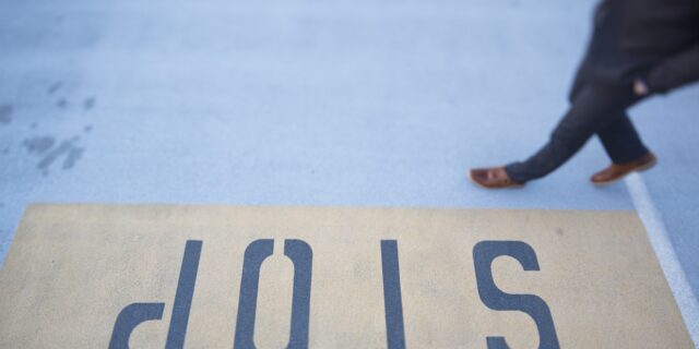 ČNB upozorňuje na podezřelé aktivity dvou fondů