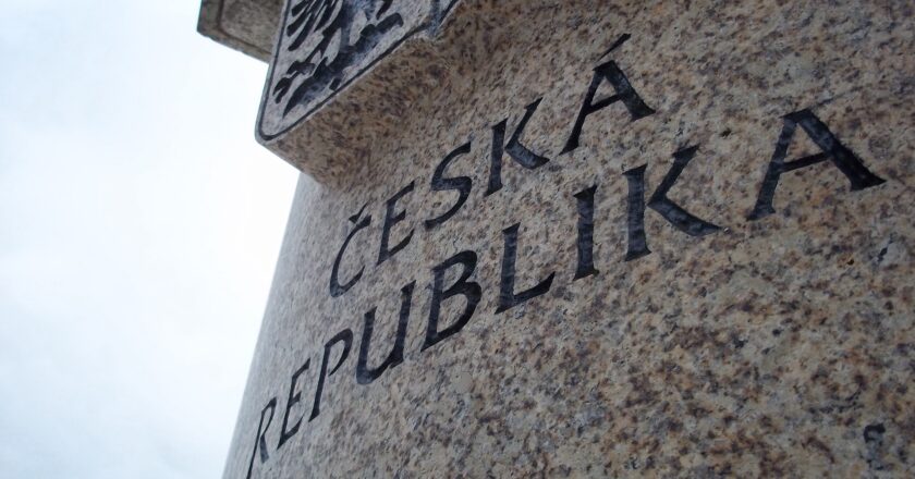 Státní dluh opět stoupl, na každého Čecha připadá přes sto padesát tisíc