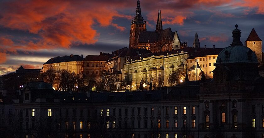 Schmarcz: Má se Babiš bát „antibabiše“? Evidentně ano, ale zatím ho zachraňuje neschopnost pravice