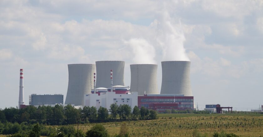 Hodnota veřejných zakázek meziročně vzrostla o devadesát procent