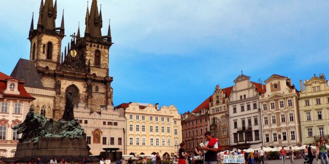 Z centra Prahy se stal velký hotel bez normálního života (II)