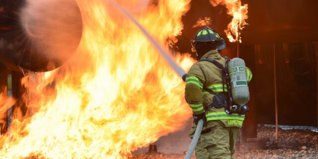 Objem i hodnota škod na majetku klesají, nejhorší jsou požáry