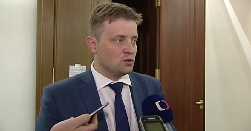 Reportáže a výroky politiků o Finanční správě jsou prý hybridní hrozbou