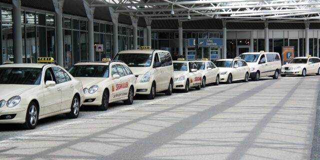 Sdílená ekonomika vyžaduje regulaci, shodli se politici