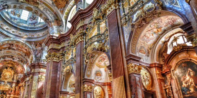 Proti církevním restitucím jsou komunisté ze všech stran