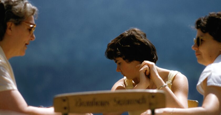 Žena v padesáti letech není na odpis, to je stereotyp