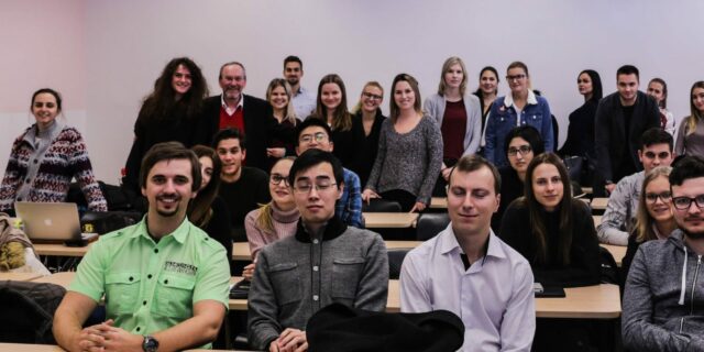 Sdílená ekonomika je fenomén, který vrůstá do ekonomické struktury