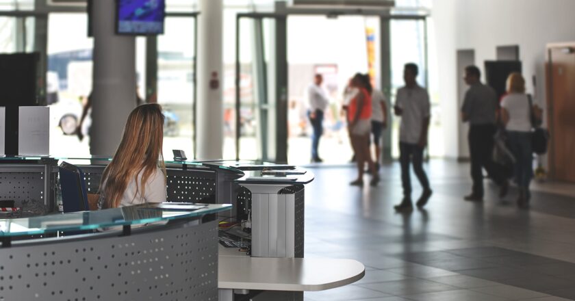 Každá druhá firma chce zaměstnancům vyplatit třináctý plat