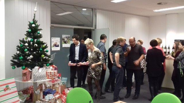 Bankéři splnili vánoční přání postiženým dětem a seniorům