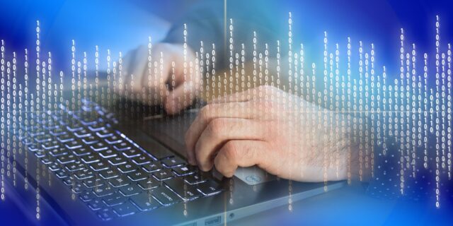 S nedostatkem IT odborníků se potýká téměř třetina firem