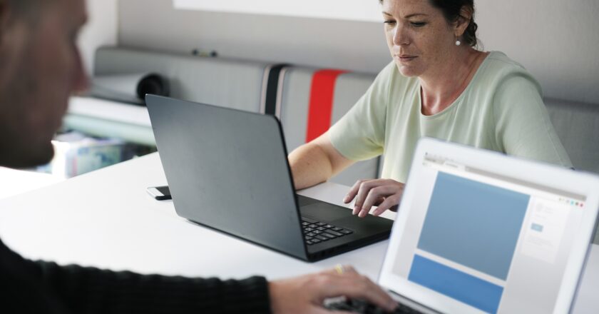 Loni v Česku vzniklo i zaniklo nejvíce firem v celé historii