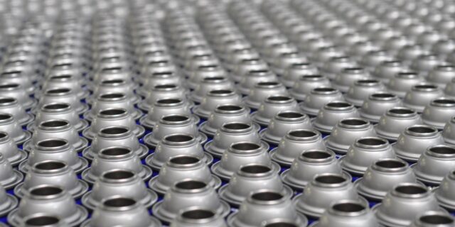 Export zpomalí růst kvůli silnější koruně i nedostatku pracovníků