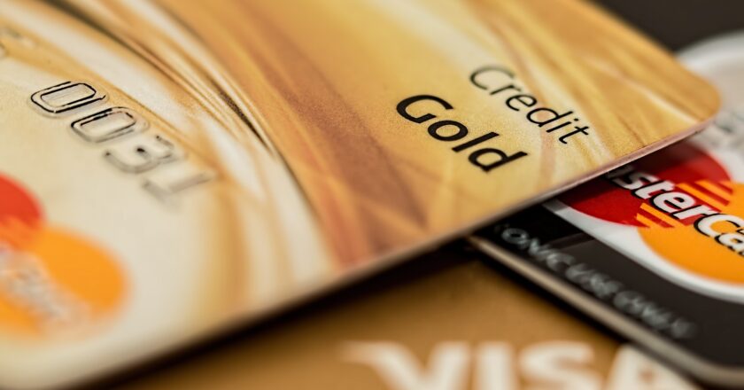 V používání karet jsme podle VISA bezkontaktní velmocí