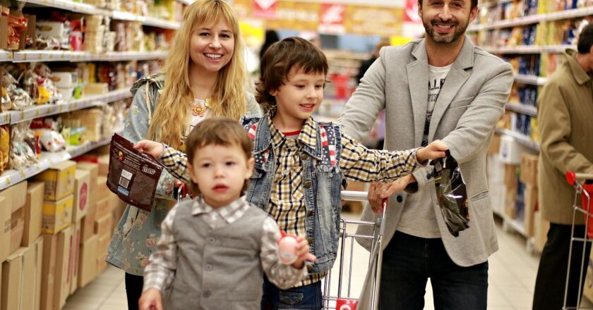 Poradna: Jak si jako domácnost vytvořit rezervy a pak investovat