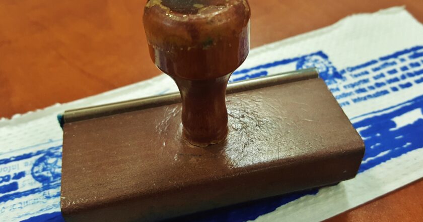 Ministerstvo financí plánuje prolomit mlčenlivost advokátů a notářů