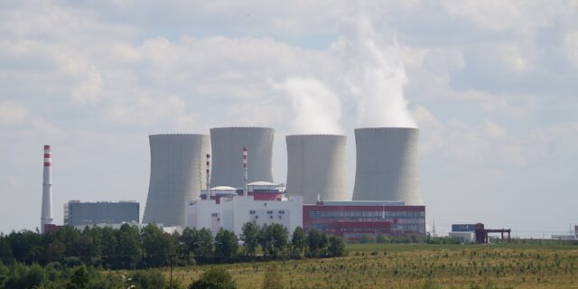 Objem veřejných zakázek do loňského listopadu výrazně vzrostl