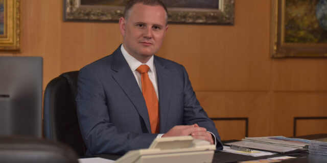 Z významných lidí u nás bydleli dalajlama nebo Marine Le Pen