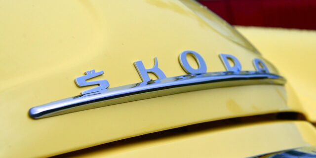 Mladí lidé do dvaceti pěti let si nejčastěji pořizují škodovku