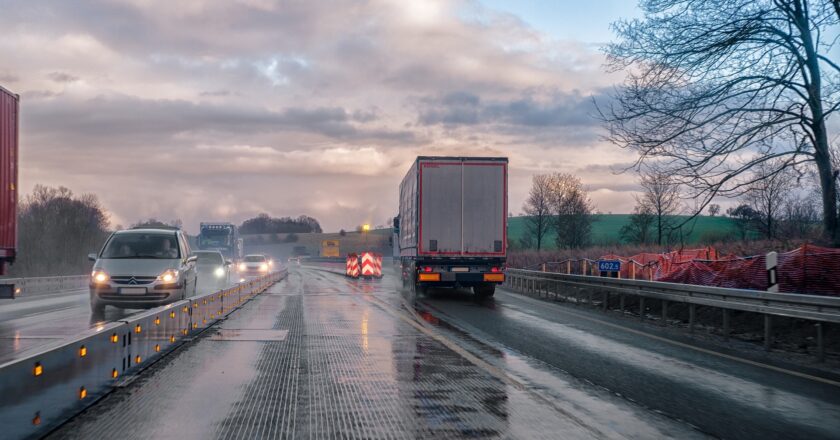 Navzdory zákonům a novelám se výstavba dálnic spíš zpomaluje