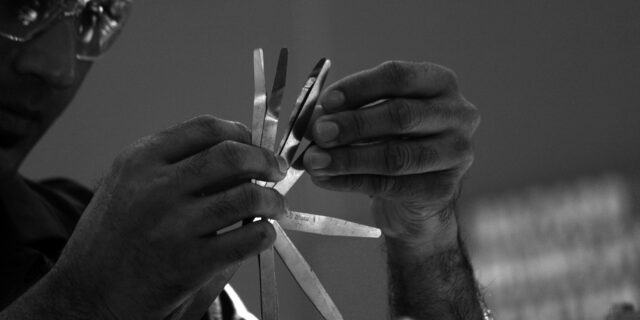 Technici nechybějí jen v továrnách. Zájem je i o servisní techniky