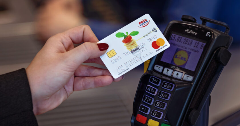 Platební karty budou virtuální, v mobilech nebo hodinkách (II)