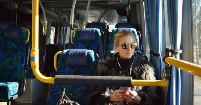 Slevy na jízdném zvýšily počet cestujících o jednotky procent