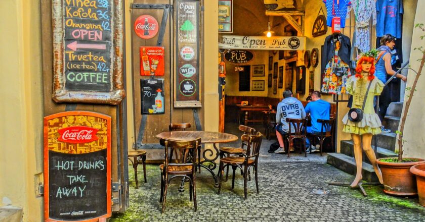 Přemíra Airbnb křiví trh a degraduje lokální vazby