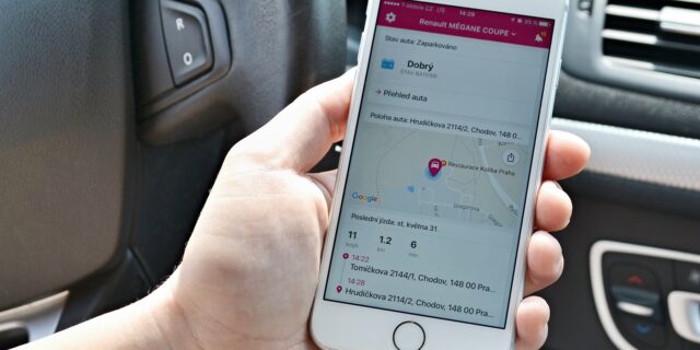 Chytré auto má nově asistenční služby v červnu za korunu