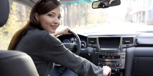 Vlastnit auto přestává být atraktivní, dvě pětiny lidí už k autu necítí emoci