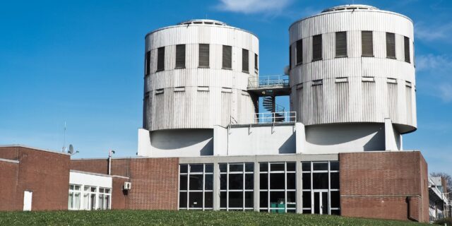 Obce by měly odkoupit zpět podíly ve vodárnách, řekl Babiš