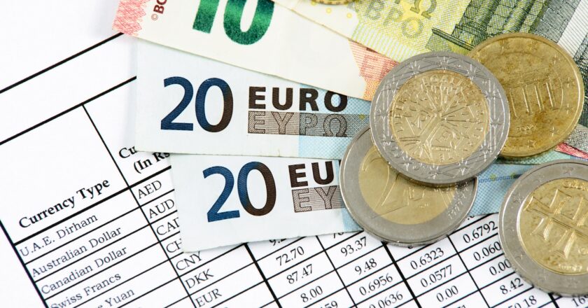 Klienti směnáren budou zřejmě moci odstoupit od smlouvy