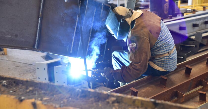 Ocelářská unie: Cla jsou útokem Trumpa na systém volného obchodu