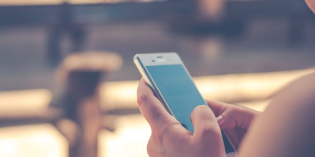 Zaměstnanci za rok „proflákají“ více než jeden měsíc