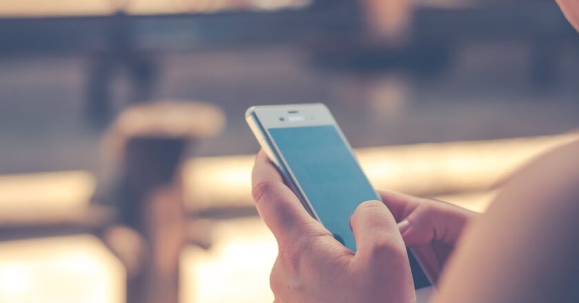 Zaměstnanci za rok „proflákají“ více než jeden měsíc