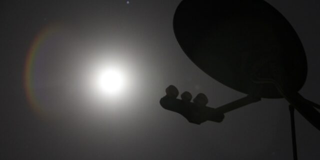 Pokud nemáte satelit nebo kabel, na anténu vám přispívá soused