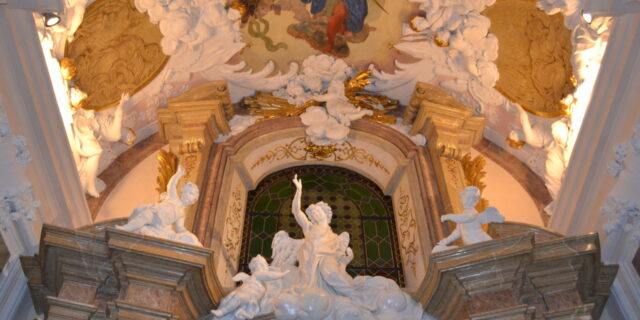 Sněmovna nedokončila debatu o zdanění státních náhrad církvím