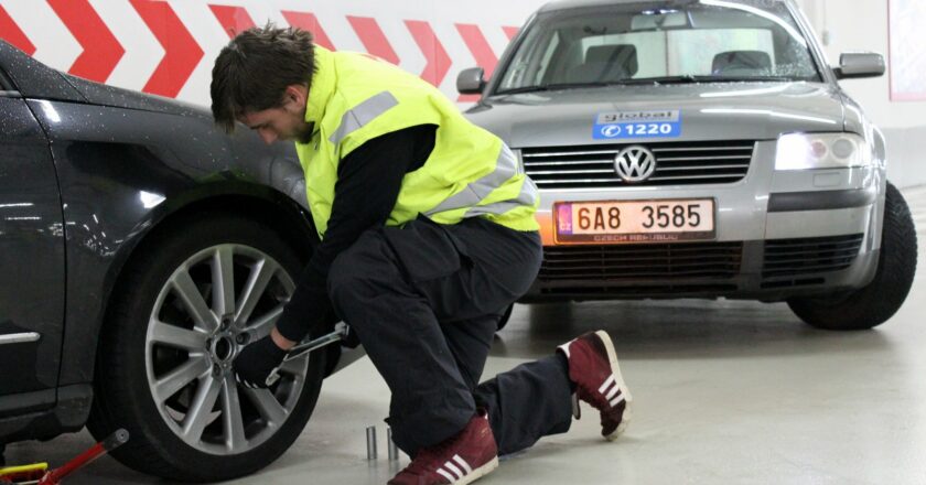 Až dvacet procent motoristů podceňuje správné obutí vozu