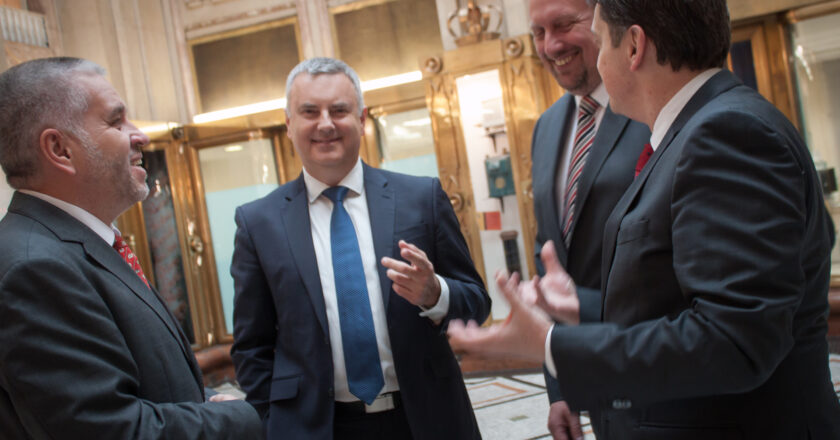 Dnešní generace se investování neměly od koho učit (I)