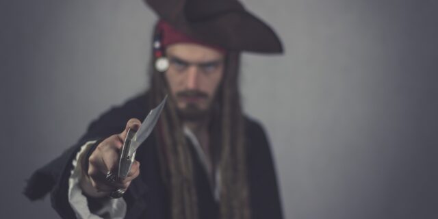 Stát si jak „pirát“ bere naše peníze. Jde z toho systému vystoupit?