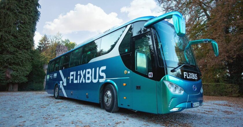 Plně elektrický autobus nasazuje FlixBus po Francii i v Německu