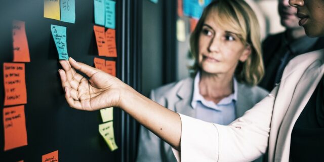 Nařídí-li zaměstnavatel práci ve státní svátek, zaměstnancům pak náleží náhradní volno, případně příplatek