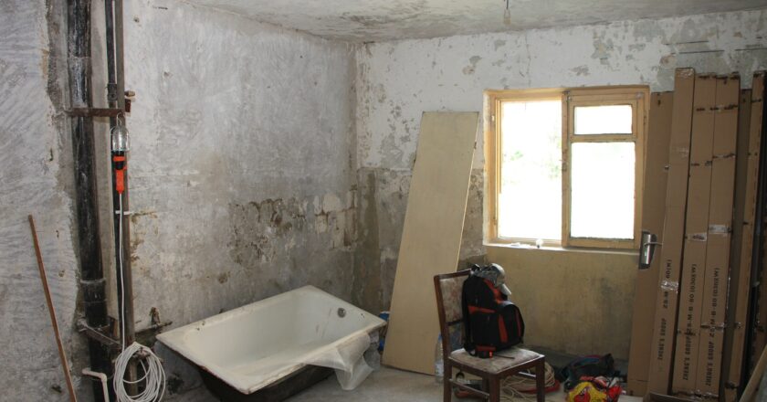 Vady nemovitostí: Byznys s reklamacemi, který potřebuje mantinely