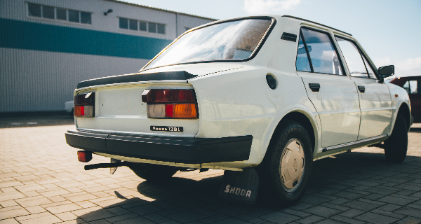 Češi investují do aut otců, zamilovali si socialistické modely