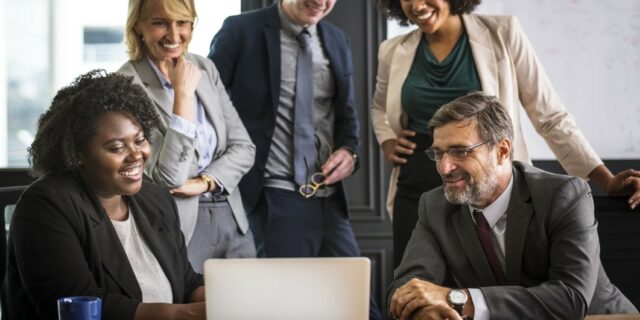 Třinácté platy vyplatí rekordní skoro dvě třetiny zaměstnavatelů