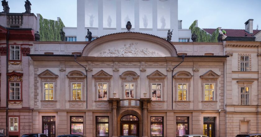 Unikátní palác Špork mění majitele, koupila ho Generali