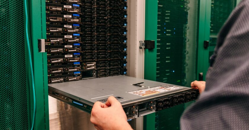 Zpravodajci odmítají návrh na větší přístup bank k údajům