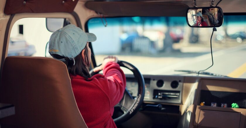 Pětinu dopravních nehod způsobuje únava, přesto ji řidiči podceňují