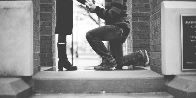 Naplnění snu o vlastním bydlení je zase dál. ČNB zvýšila sazby