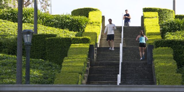 Mládnout se dá zvládnout,  AXA v kampani zdůrazňuje prevenci